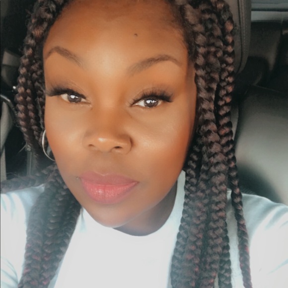 Meet your Posher, Franchesca - Picture 2 of 6